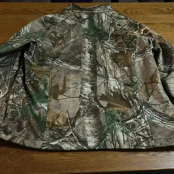 Dunbrooke premium RealTree Xtra branded soft shell camo full zip coat Size Large - Picture 7 of 10